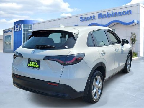 Used 2023 Honda HR-V LX image 4