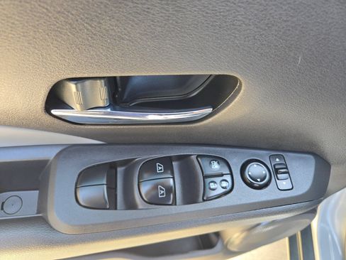Used 2024 Nissan Kicks SR w/ SR Premium Package FWD image 12