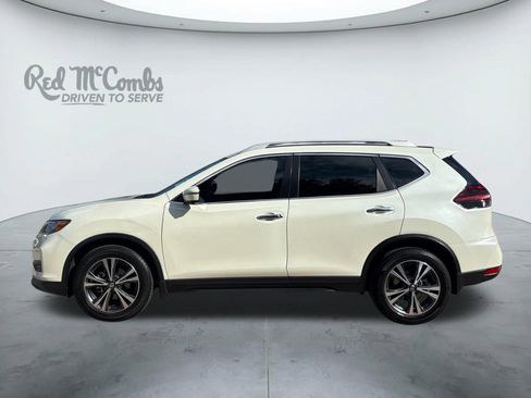 Used 2019 Nissan Rogue SV w/ Premium Package FWD image 2