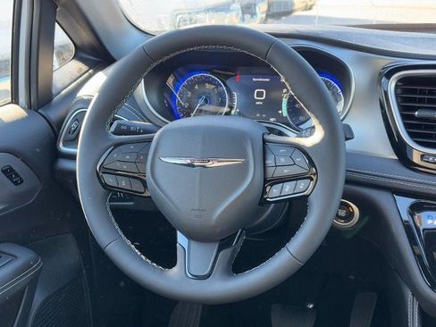 New 2026 Chrysler Pacifica Limited w/ S Appearance Package image 8