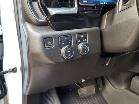 Used 2024 Chevrolet Silverado 2500 LT AWD/4WD image 18