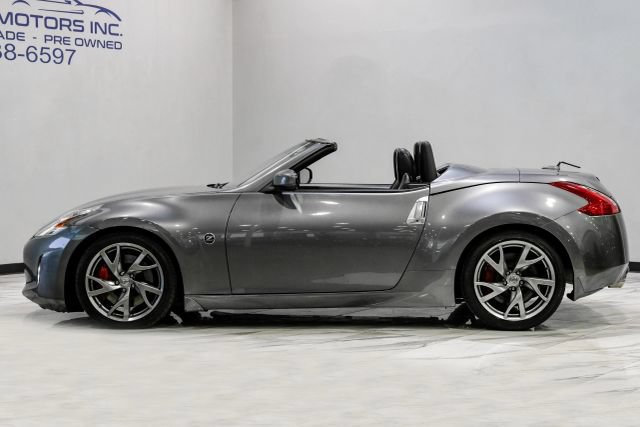 Used 2016 Nissan 370Z Touring Sport RWD image 19