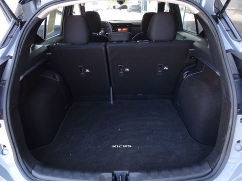 Used 2022 Nissan Kicks SR image 16