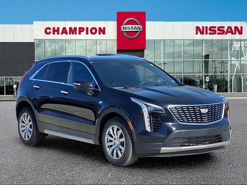 Used 2023 Cadillac XT4 Premium Luxury image 1