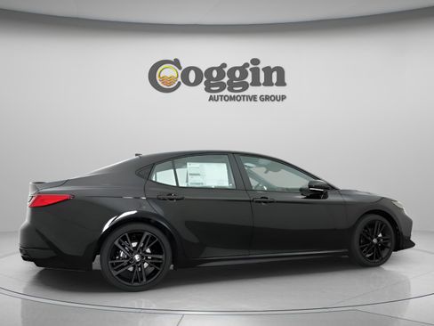 New 2026 Toyota Camry Hybrid image 14