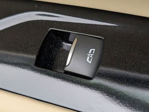 Used 2024 Cadillac Escalade Premium Luxury w/ Performance Package image 39