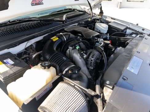 Used 2006 Chevrolet Silverado 2500 LT w/ Heavy-Duty Power Package image 23