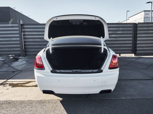 Used 2015 Rolls-Royce Wraith image 18