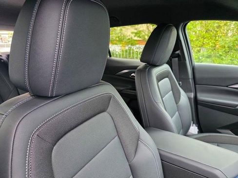 Certified 2024 Chevrolet Equinox EV LT w/ LPO, Blackout Package image 19