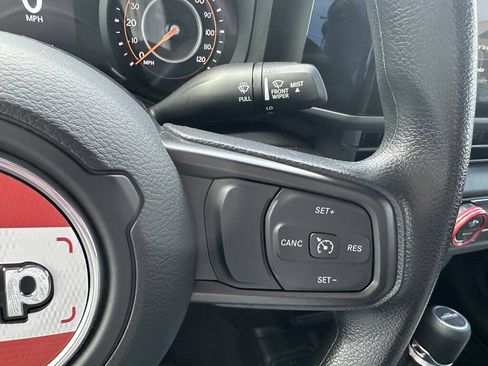 Used 2025 Jeep Gladiator Sport AWD/4WD image 19
