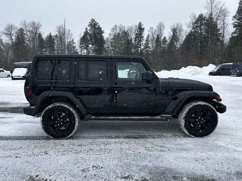 Used 2021 Jeep Wrangler Unlimited Sahara image 6