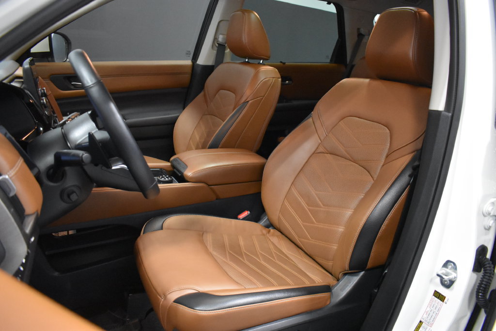 Certified 2024 Nissan Pathfinder Platinum AWD/4WD image 5