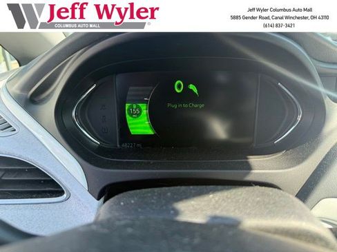 Used 2020 Chevrolet Bolt Premier w/ Infotainment Package FWD image 1