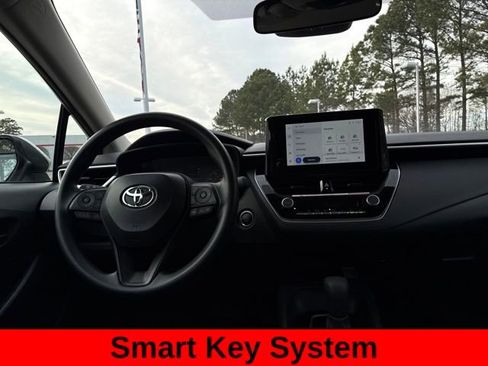Used 2025 Toyota Corolla LE image 20