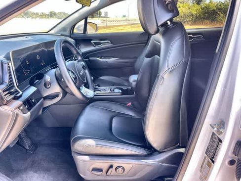 Used 2023 Kia Sportage EX FWD image 11
