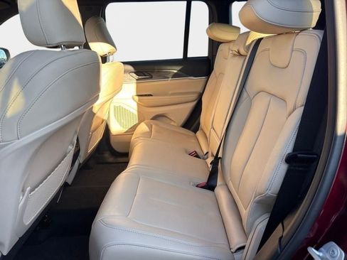 Used 2025 Jeep Grand Cherokee Limited w/ Black Appearance Package image 24