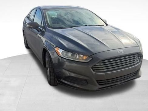 Used 2016 Ford Fusion SE image 4