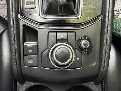 Used 2018 MAZDA CX-5 Touring w/ Preferred Equipment Package AWD/4WD image 20
