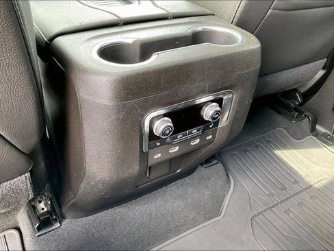 Used 2021 GMC Yukon Denali w/ Denali Premium Package image 37