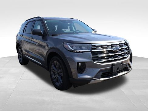 Used 2025 Ford Explorer Active w/ Active Comfort Package AWD/4WD image 14