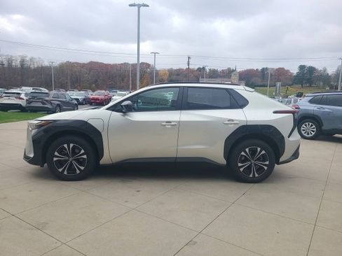 Used 2024 Toyota bZ4X XLE image 4