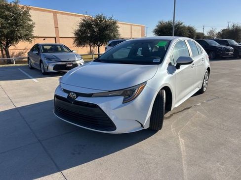 Used 2023 Toyota Corolla LE image 7