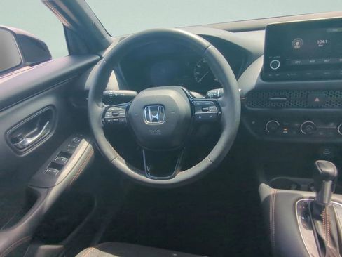 Used 2024 Honda HR-V Sport image 16