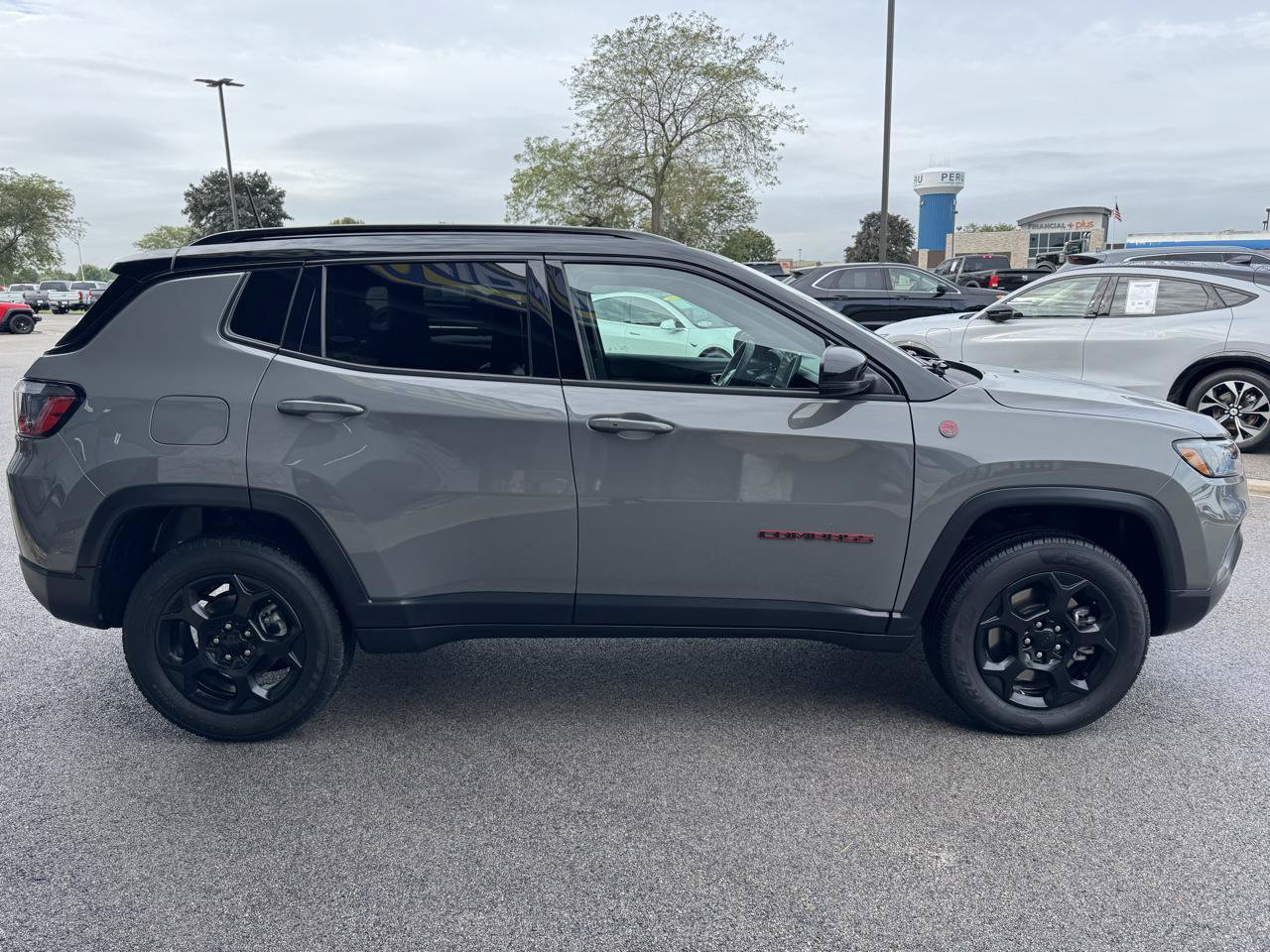 Used 2023 Jeep Compass Trailhawk AWD/4WD image 10