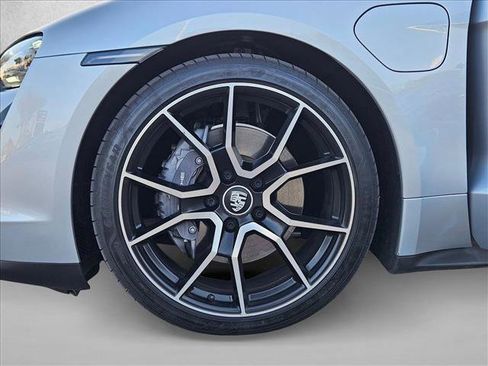 Used 2023 Porsche Taycan image 25