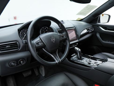 Certified 2023 Maserati Levante GT AWD/4WD image 15