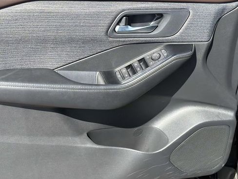 Certified 2023 Nissan Rogue SV image 24