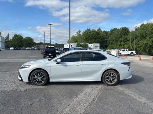Used 2023 Toyota Camry SE w/ Convenience Package FWD image 5