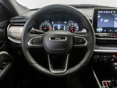 Certified 2025 Jeep Compass Limited AWD/4WD image 13