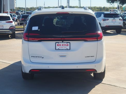New 2026 Chrysler Pacifica Limited w/ S Appearance Package image 6