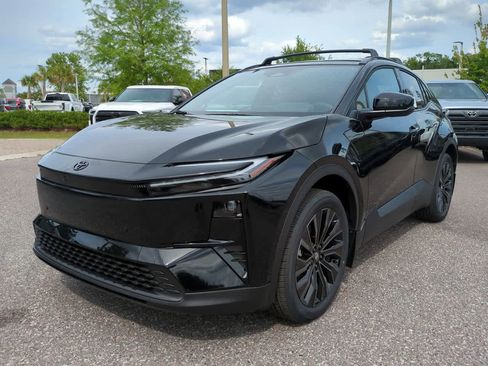 Used 2026 Toyota C-HR AWD/4WD image 2