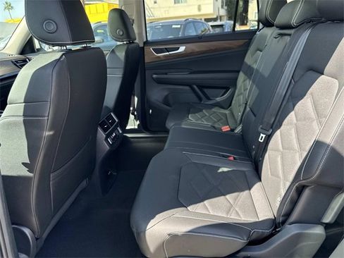 New 2026 Volkswagen Atlas SE image 13