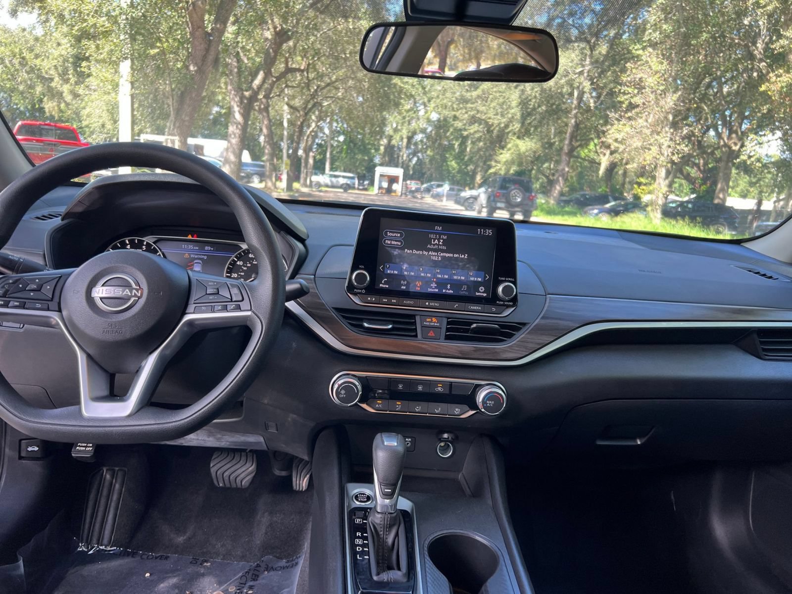 Used 2025 Nissan Altima 2.5 SV FWD image 32