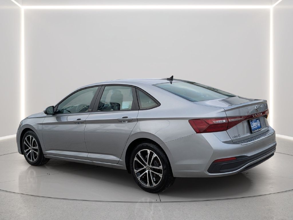 Used 2026 Volkswagen Jetta Sport FWD image 6
