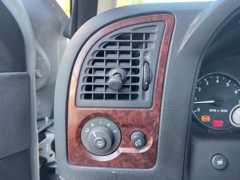 Used 2005 Saab 9-7X Arc image 17