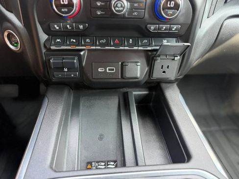 Used 2020 Chevrolet Silverado 1500 LTZ w/ LTZ Plus Package AWD/4WD image 14