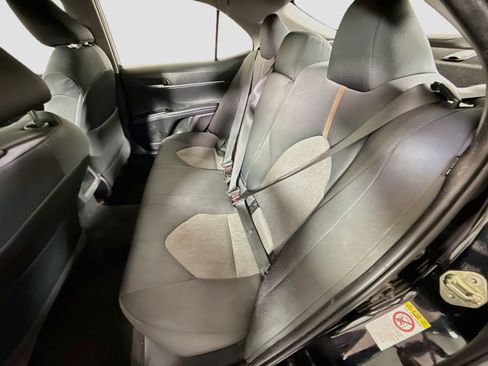 Used 2018 Toyota Camry LE w/ Protection Package (Q2) FWD image 24