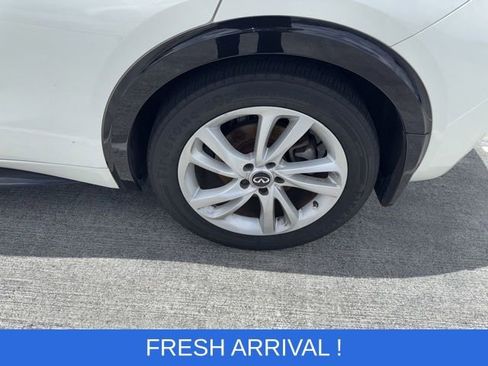 Used 2019 INFINITI QX30 w/ Navigation Package image 19