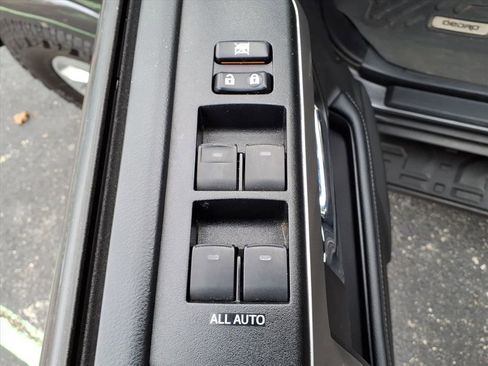 Used 2020 Toyota 4Runner SR5 image 17