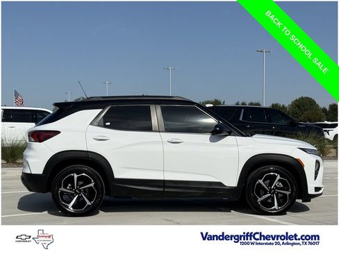 Used 2023 Chevrolet TrailBlazer RS w/ Sun and Liftgate Package FWD image 3
