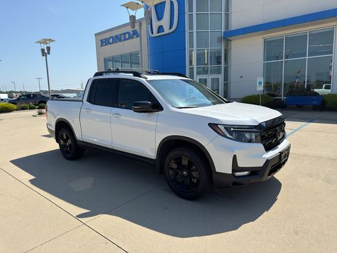 Used 2024 Honda Ridgeline Black Edition image 3