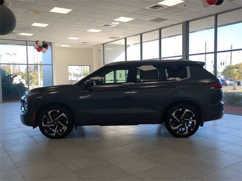 New 2025 Mitsubishi Outlander SEL image 3