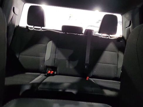 Used 2024 Chevrolet Silverado 2500 Custom w/ Custom Value Package image 12