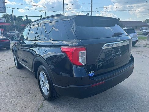 Used 2021 Ford Explorer XLT AWD/4WD image 4