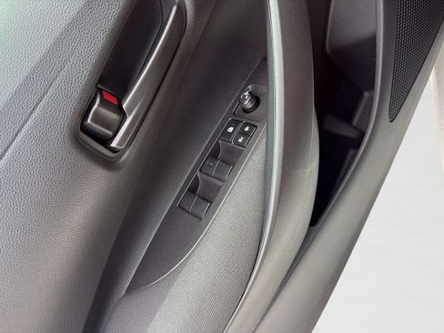 Used 2025 Toyota Corolla LE FWD image 18