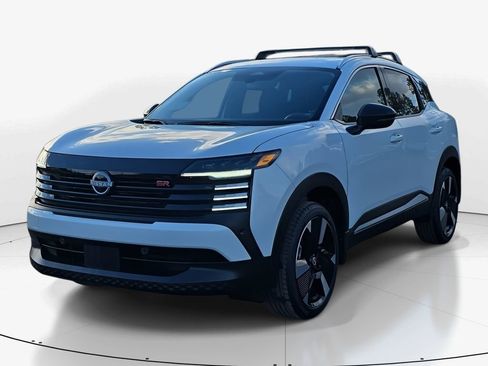 New 2026 Nissan Kicks SR w/ Cold Weather Package image 9